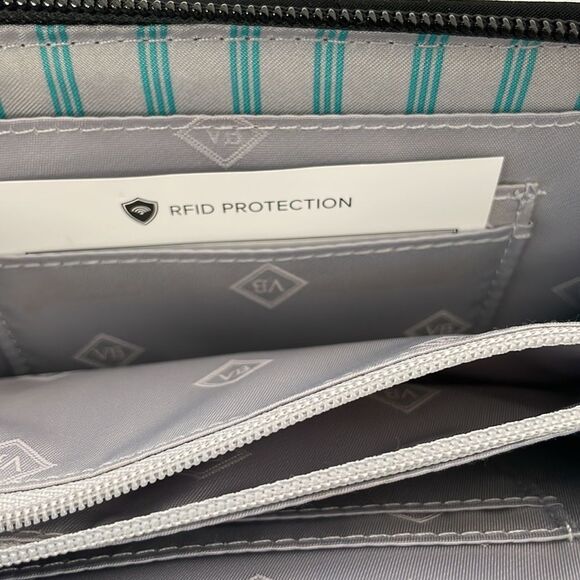 Vera Bradley RFID Grab and Go Wallet/Wristlet in Pattern Paisley Stripe. - Picture 6 of 10